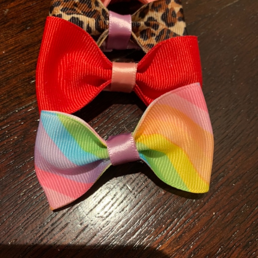 🎉Just In🎉 Set of 6 Handmade Bow Clips - Picture 2 of 6